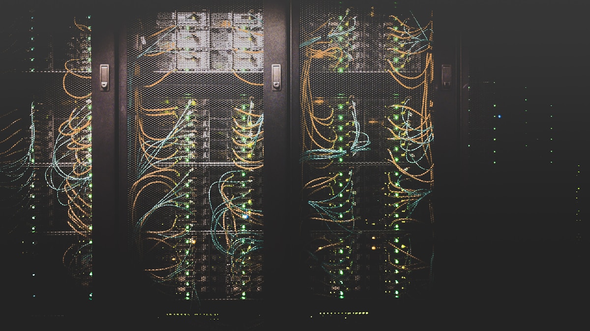 Strukturierte Netzwerkverkabelung im Serverraum